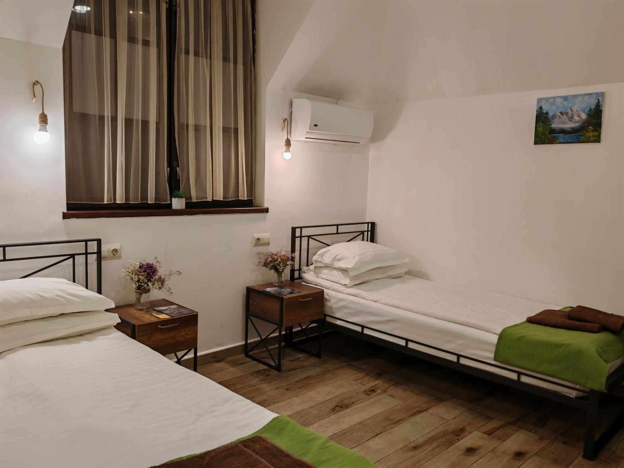 Blur Inn Gallery Єреван Екстер'єр фото