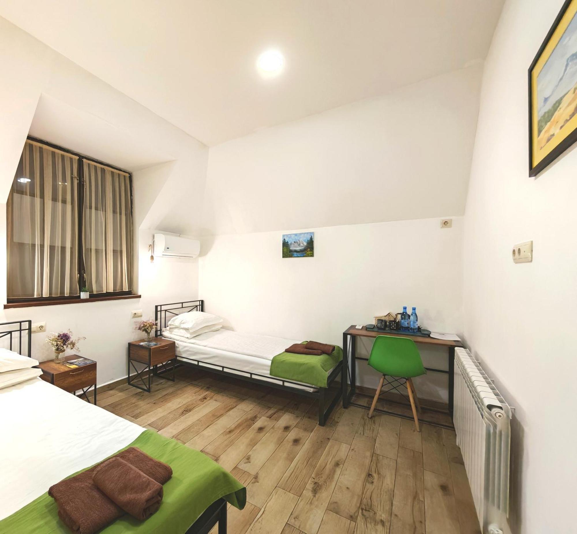 Blur Inn Gallery Єреван Екстер'єр фото
